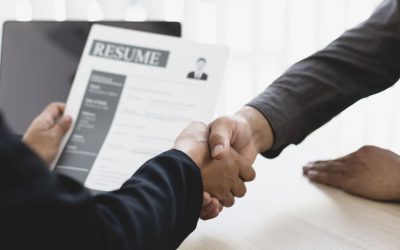 Les Aliens recrutent : Comment notre perception de l’emploi pourrait changer avec la découverte de la vie extraterrestre